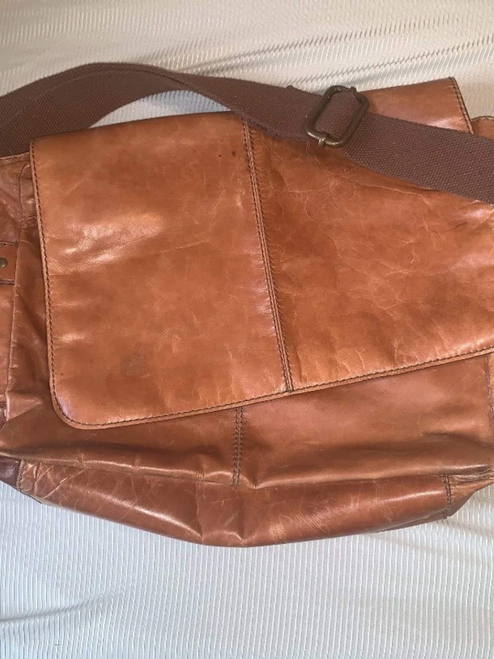 Vintage Fossil Leather Messenger Computer Bag Adjustable Strap Magnetic Flap